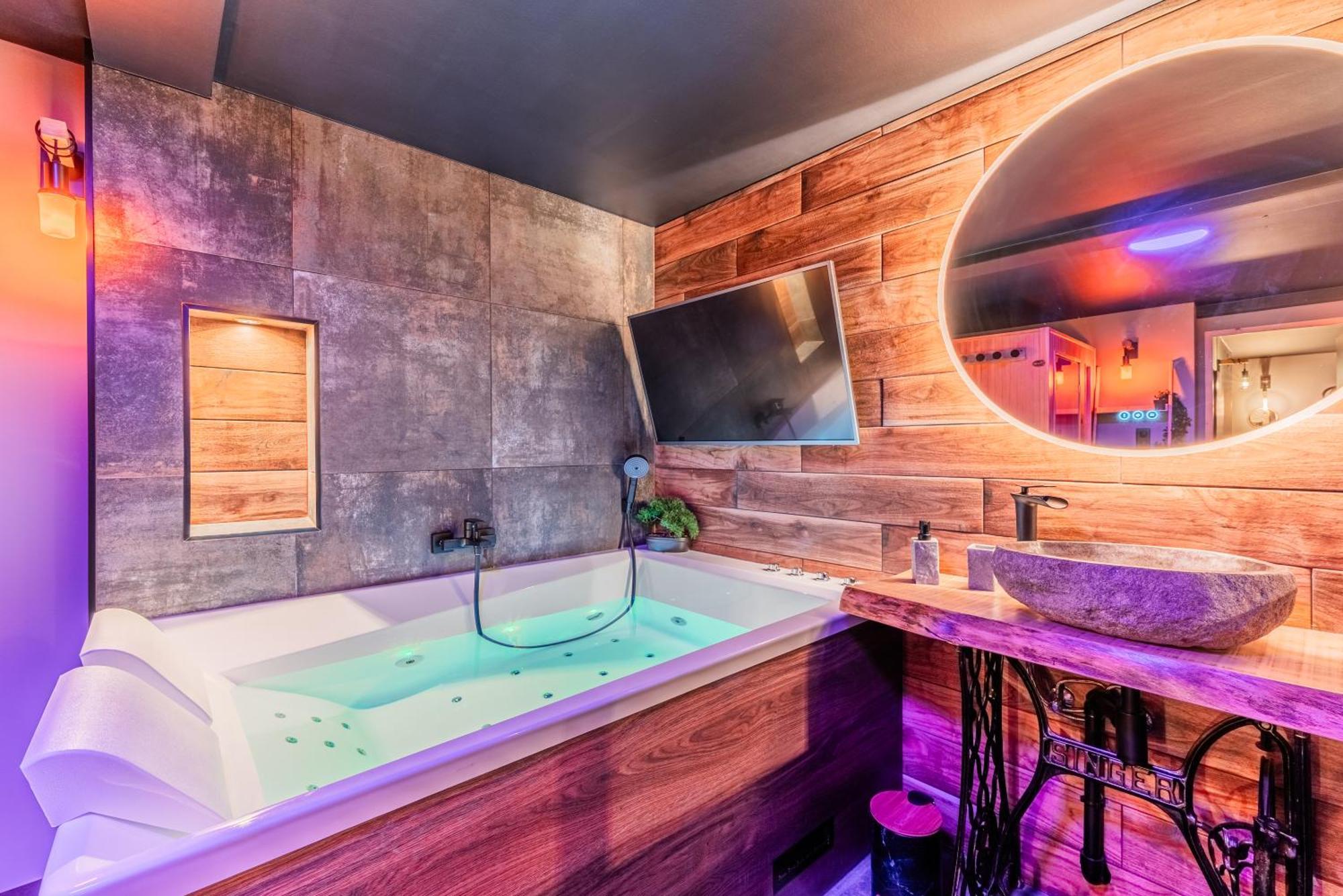 Drusenheim Love Room And Luxe Sous Les Colombages D'Alsace מראה חיצוני תמונה